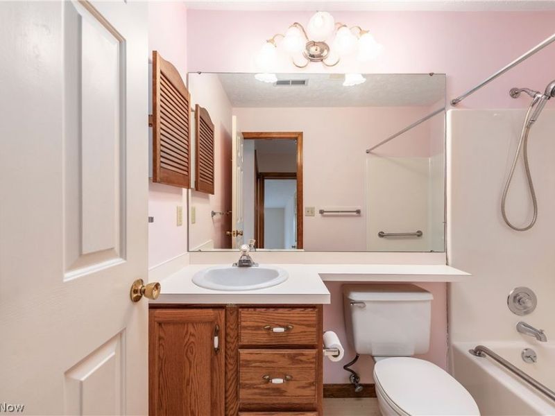 1304 Cedarwood Drive, Unit D3, Westlake, OH 44145 Photo 19