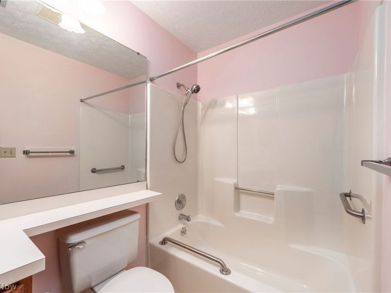 1304 Cedarwood Drive, Unit D3, Westlake, OH 44145 Photo 22