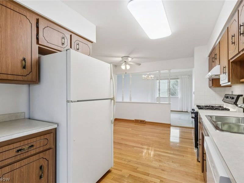 1608 Jacqueline Drive, Parma, OH 44134 Photo 10