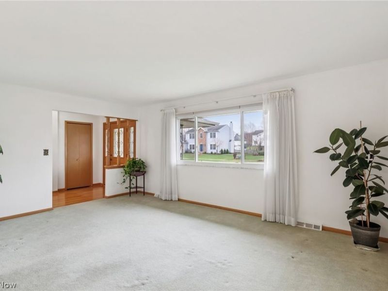 1608 Jacqueline Drive, Parma, OH 44134 Photo 3