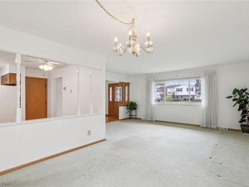 1608 Jacqueline Drive, Parma, OH 44134 Photo 5