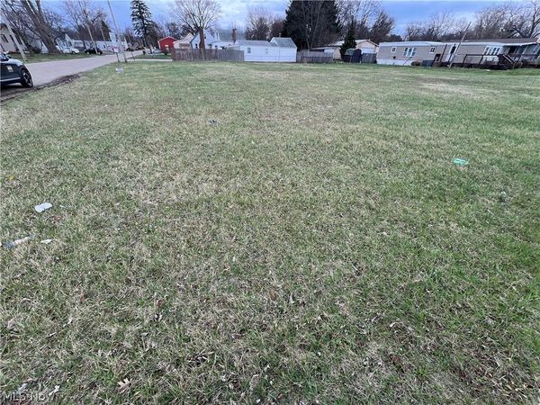 3002 Root Avenue NE, Canton, OH 44705