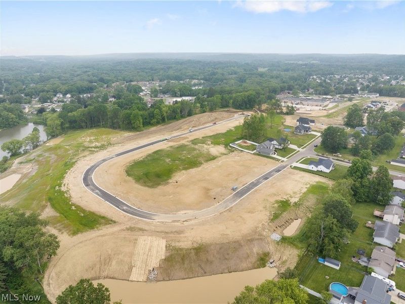 537 E Lakewood Drive, Canal Fulton, OH 44614 Photo 11