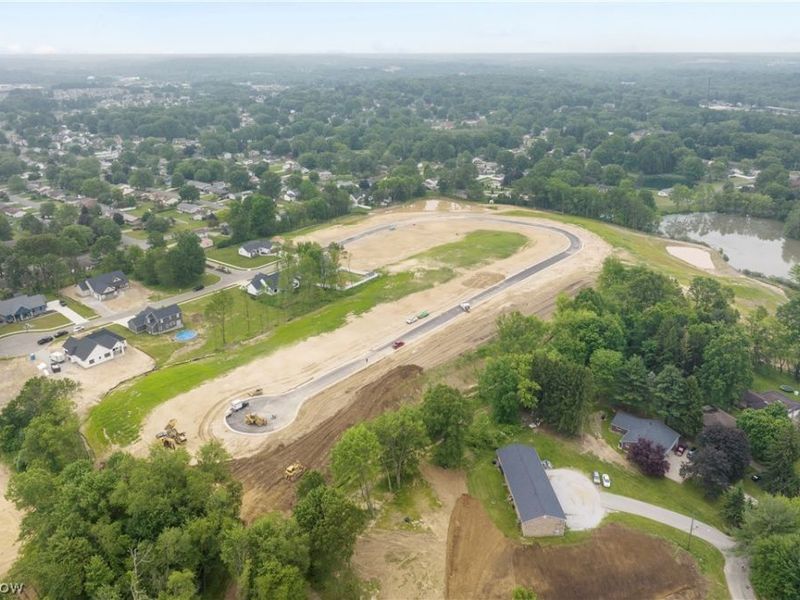 537 E Lakewood Drive, Canal Fulton, OH 44614 Photo 13