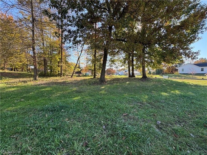 537 E Lakewood Drive, Canal Fulton, OH 44614 Photo 2