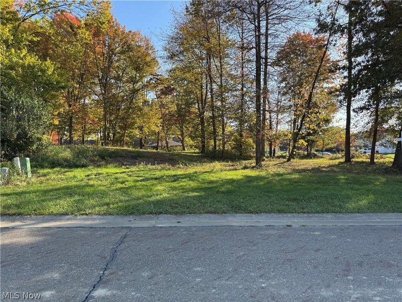 537 E Lakewood Drive, Canal Fulton, OH 44614 Photo 3