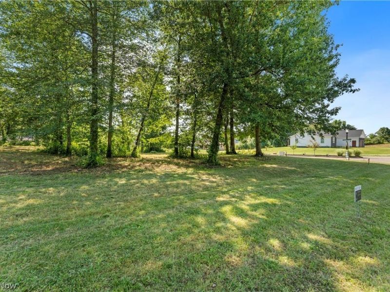 537 E Lakewood Drive, Canal Fulton, OH 44614 Photo 9