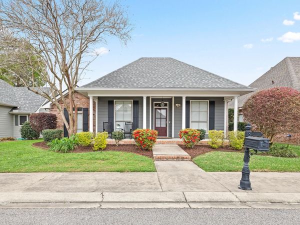 102 Lighthouse Point Circle , Youngsville, LA 70592