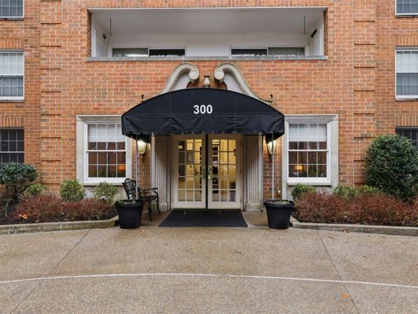 300 Fox Chapel Rd, Unit 407, Pittsburgh, PA 15238