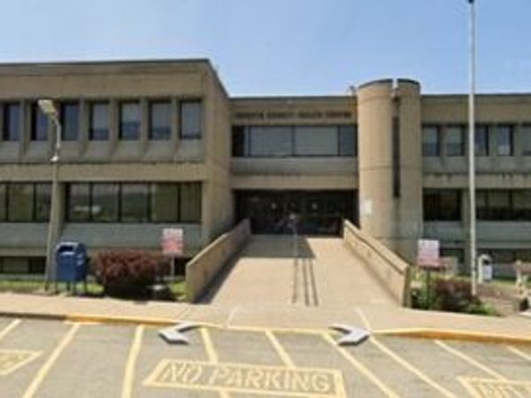 29 New Salem Rd , Uniontown, PA 15401