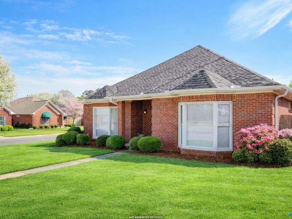 2219 Yorkshire Se, Decatur, AL 35601