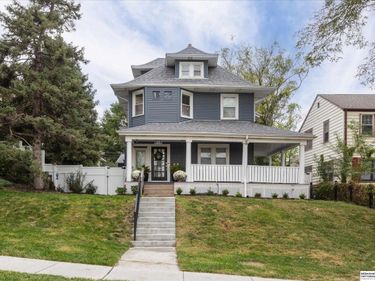 4624 Farnam Street , Omaha, NE 68132