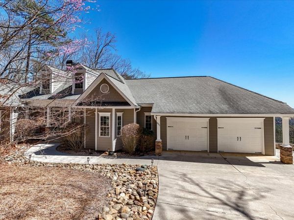 805 Lake Arrowhead Drive, Waleska, GA 30183