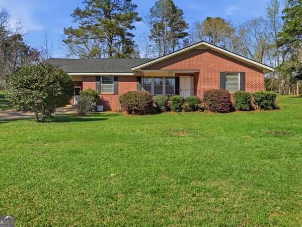 182 Lower Lovelace Road, West Point, GA 31833