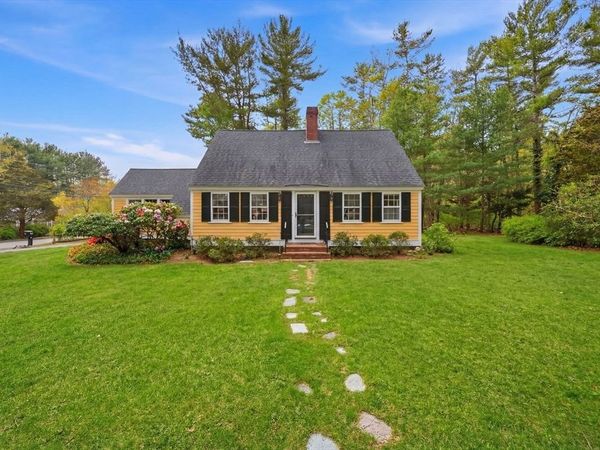 34 Winter St, Duxbury, MA 02332