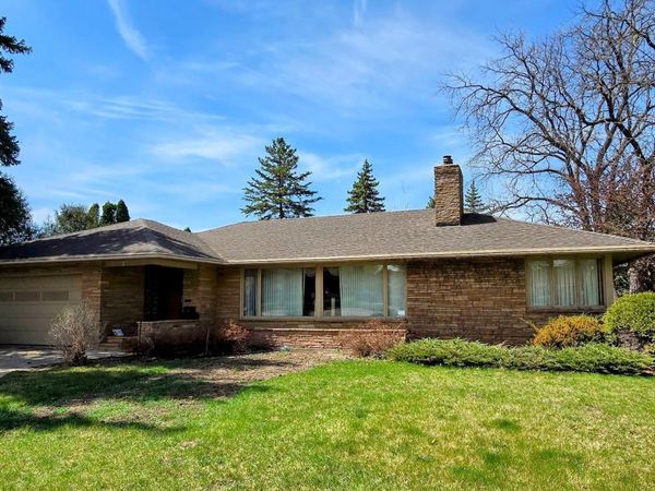 910 3rd Avenue SW, Pipestone, MN 56164