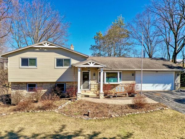 W189N5050 Crest View TERRACE, Menomonee Falls, WI 53051