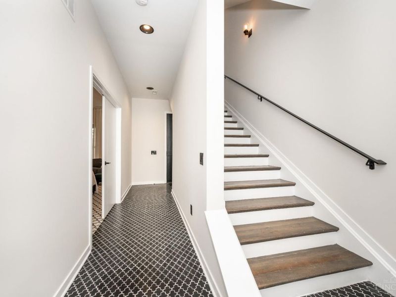 419 E Thirteenth Street, Cincinnati, OH 45202 Photo 17