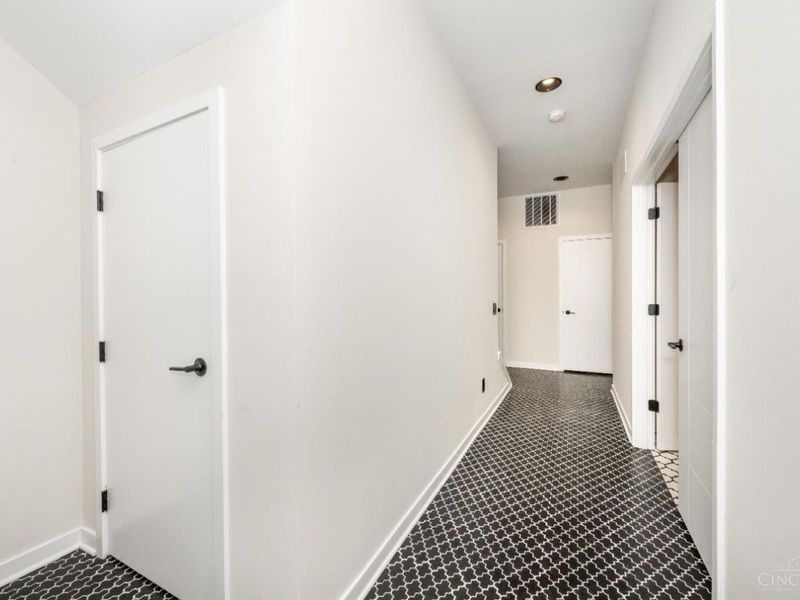 419 E Thirteenth Street, Cincinnati, OH 45202 Photo 18