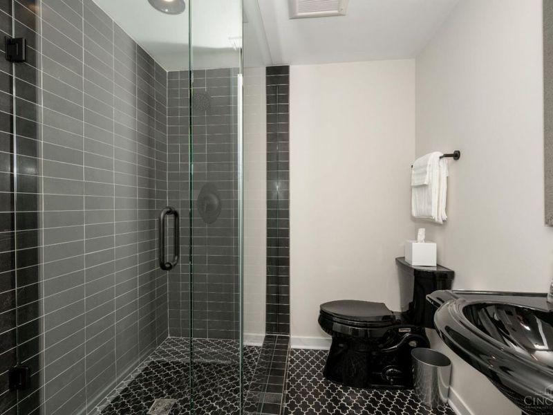 419 E Thirteenth Street, Cincinnati, OH 45202 Photo 24