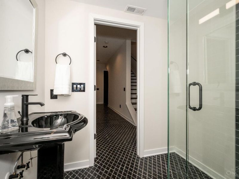 419 E Thirteenth Street, Cincinnati, OH 45202 Photo 26