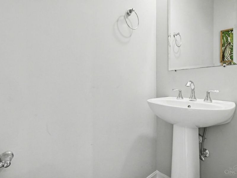 4677 Hampton Pointe Drive, Green Township, OH 45248 Photo 13