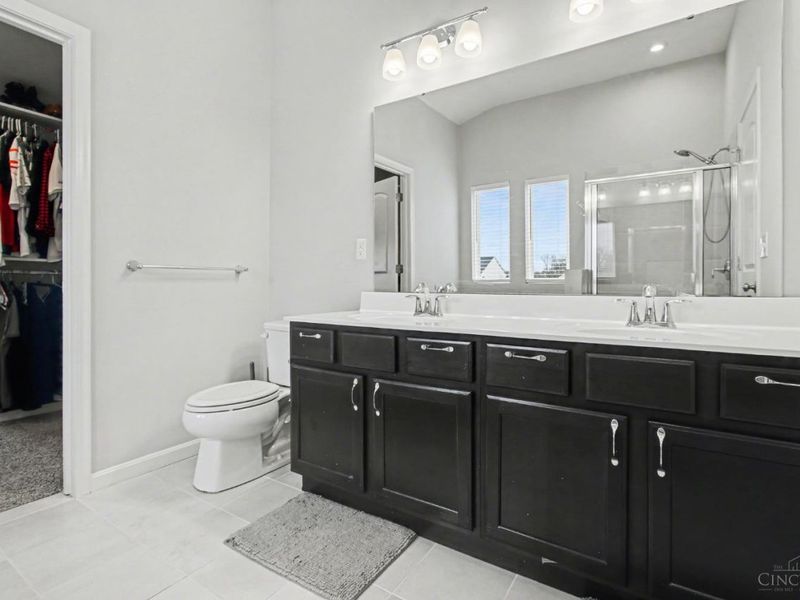 4677 Hampton Pointe Drive, Green Township, OH 45248 Photo 18