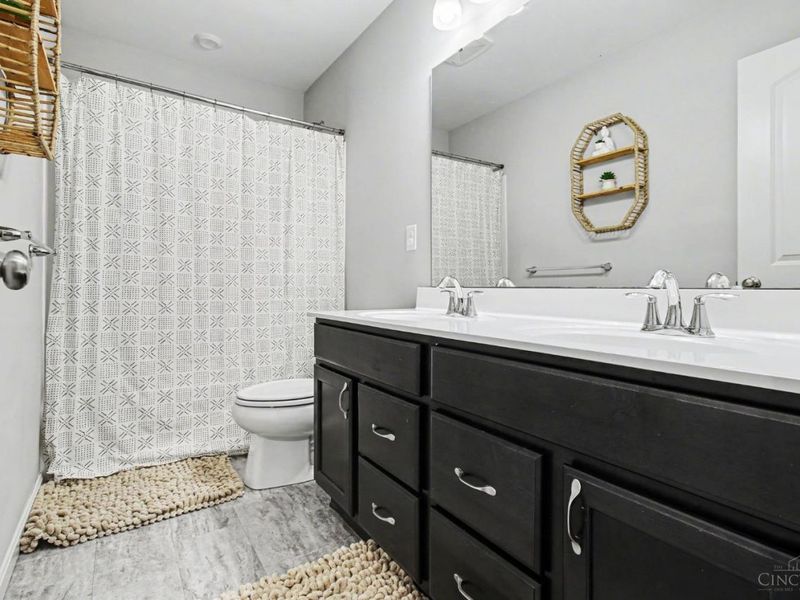 4677 Hampton Pointe Drive, Green Township, OH 45248 Photo 23