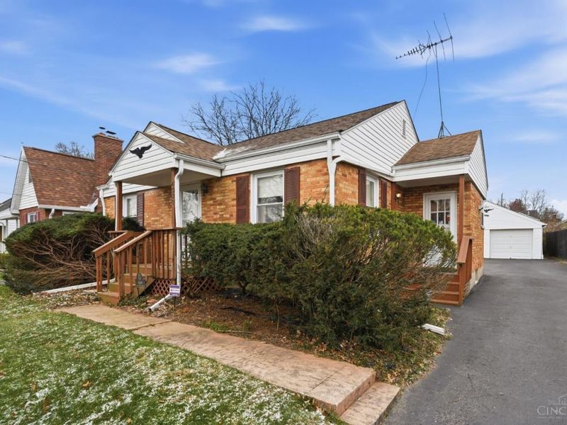 4009 St Johns Terrace, Deer Park, OH 45236 Photo 2