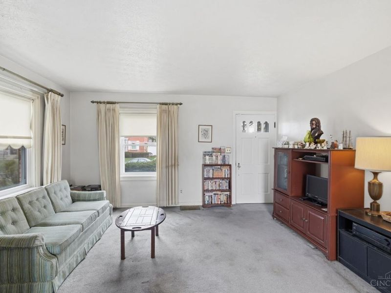 4009 St Johns Terrace, Deer Park, OH 45236 Photo 4