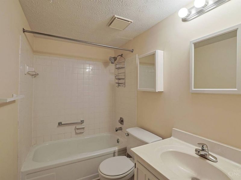 10876 Ponds Lane, Sycamore Township, OH 45242 Photo 12