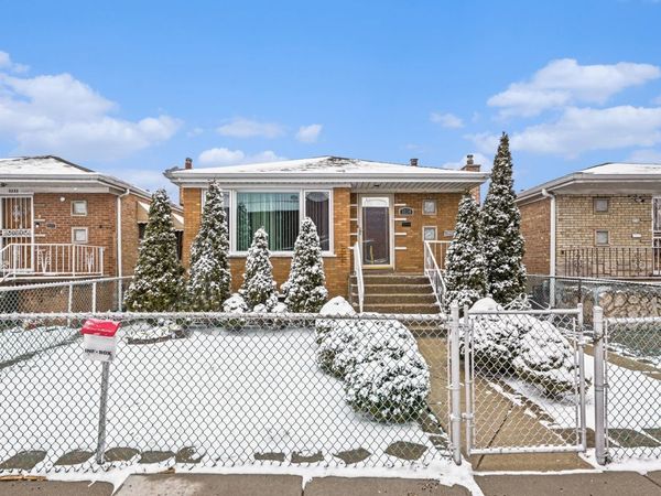 3230 W Pershing Road, Chicago, IL 60632