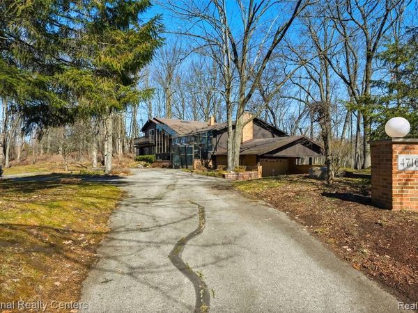 4710 Cove Road , West Bloomfield Twp, MI 48323