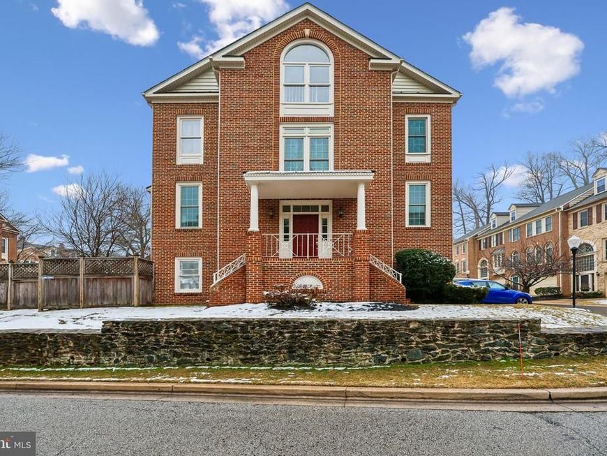 9725 Whitley Park Place, Unit TH-6, Bethesda, MD 20814 Main Photo