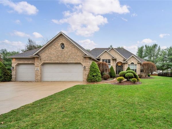 3302 Ashton Drive , Uniontown, OH 44685