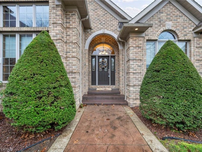 3302 Ashton Drive, Uniontown, OH 44685 Photo 2