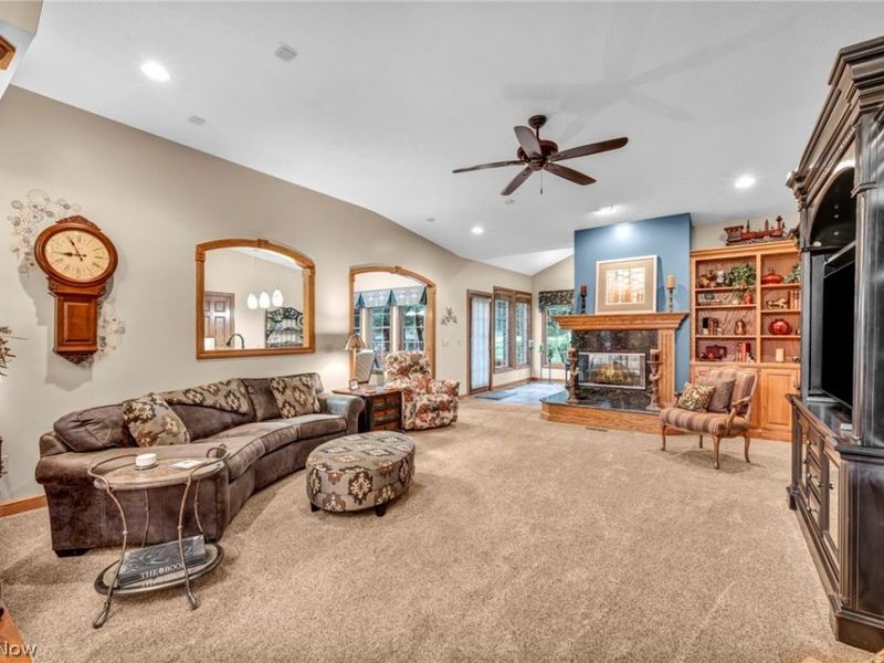 3302 Ashton Drive, Uniontown, OH 44685 Photo 8