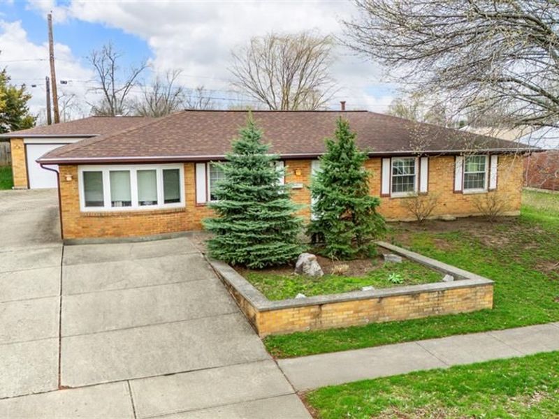 7237 Carmelita Drive, Huber Heights, OH 45424 Photo 1