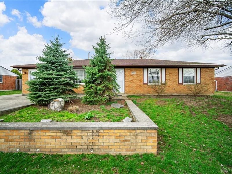 7237 Carmelita Drive, Huber Heights, OH 45424 Photo 3