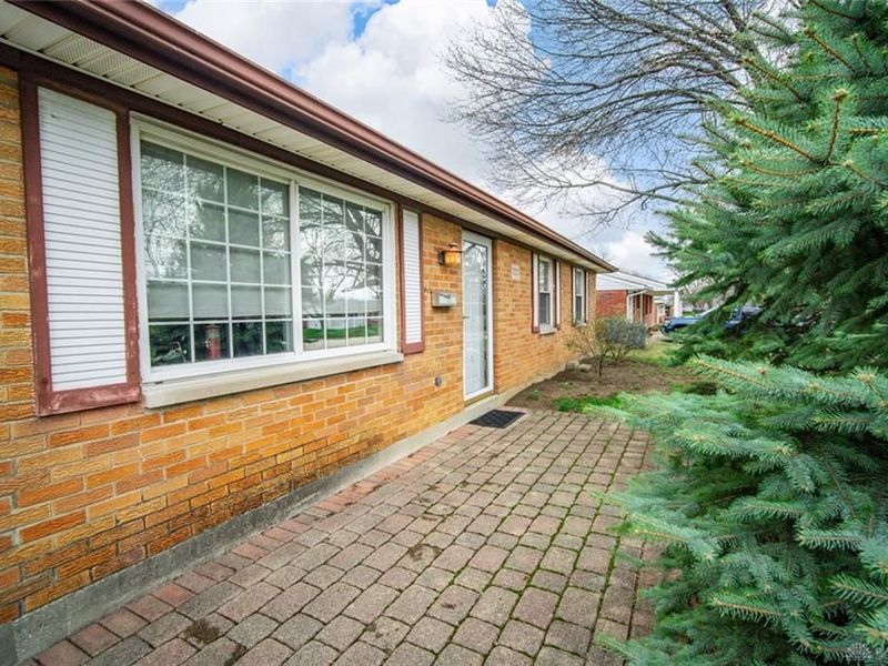 7237 Carmelita Drive, Huber Heights, OH 45424 Photo 4