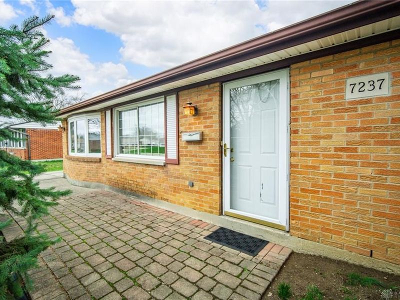 7237 Carmelita Drive, Huber Heights, OH 45424 Photo 5