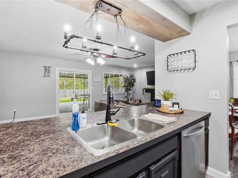 723 W Alkaline Springs Road, Vandalia, OH 45377 Photo 9
