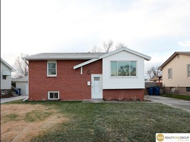 1005 Cachelin Drive , Carter Lake, IA 51510