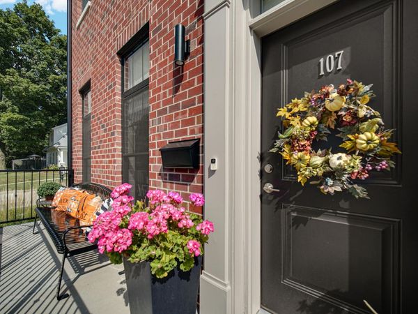 208 Campbell Street, Unit 107, Valparaiso, IN 46385