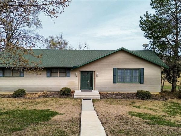 1045 Yale Road, Mapleton, KS 66754