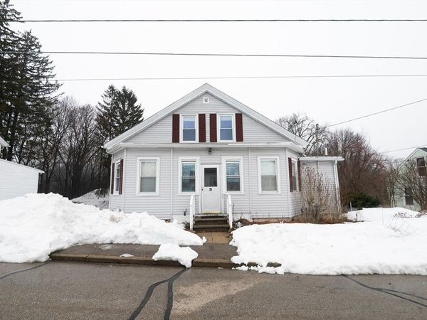5 Crosby St, Webster, MA 01570