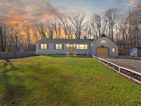 55 Thomas Dr, Chelmsford, MA 01824