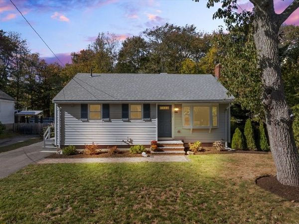 220 Weymouth St, Holbrook, MA 02343