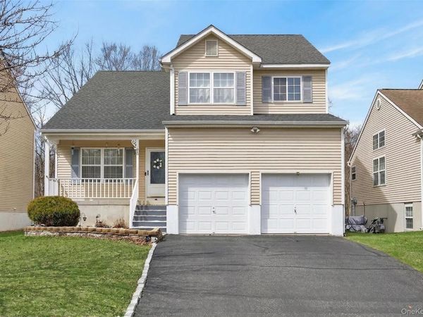 25 Alexander Drive , Washingtonville, NY 10992