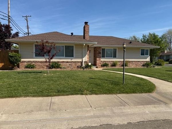 9497 Sara St, Elk Grove, CA 95624